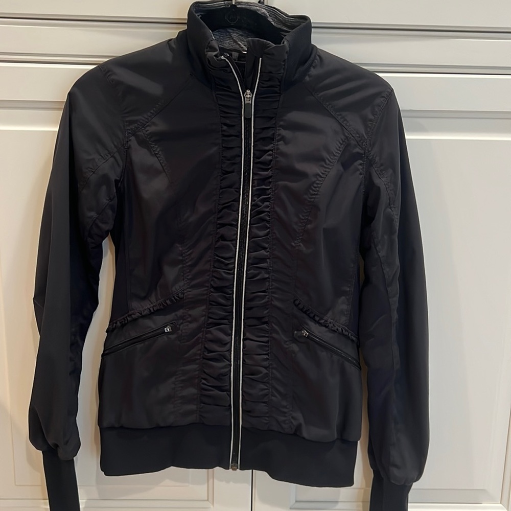Lululemon Jacket - subtle ruffle details, size 6